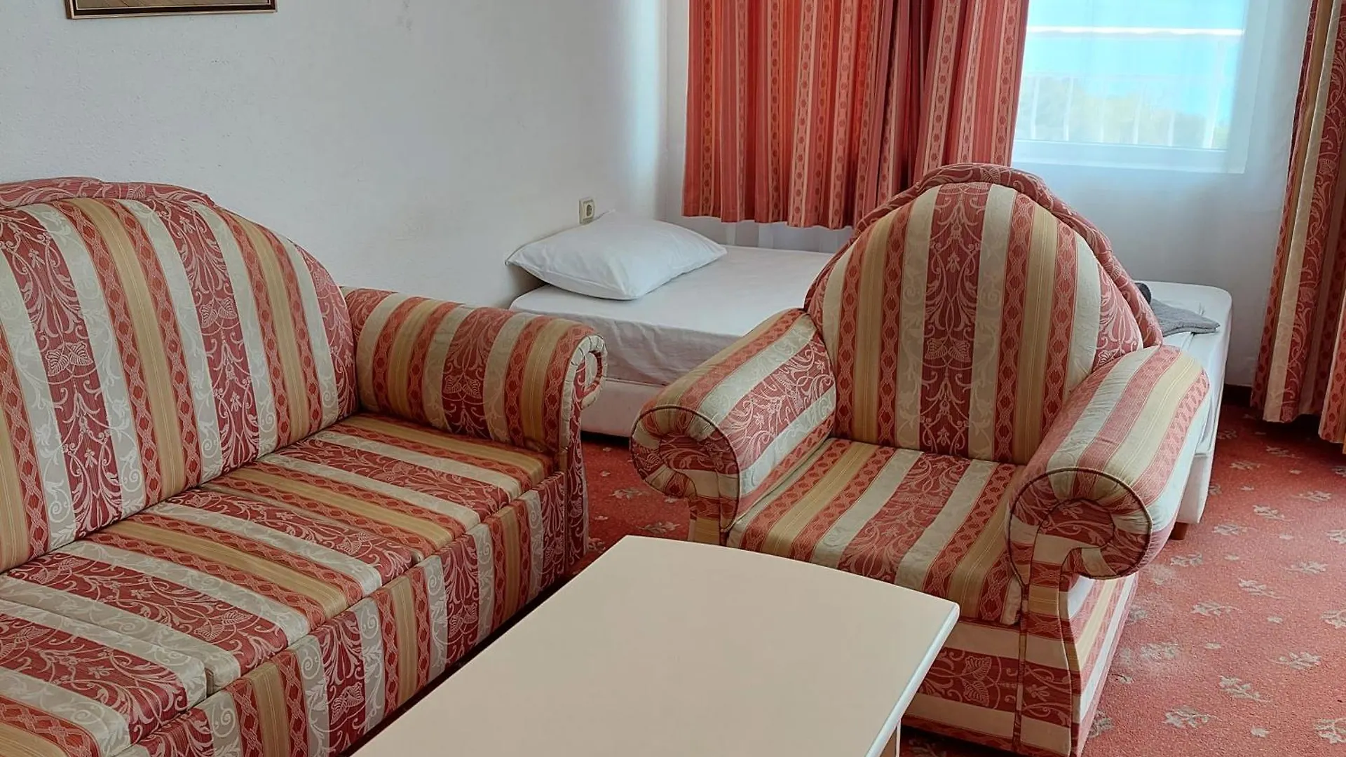 Gardia Hotel Varna 3*,  Bulgaria